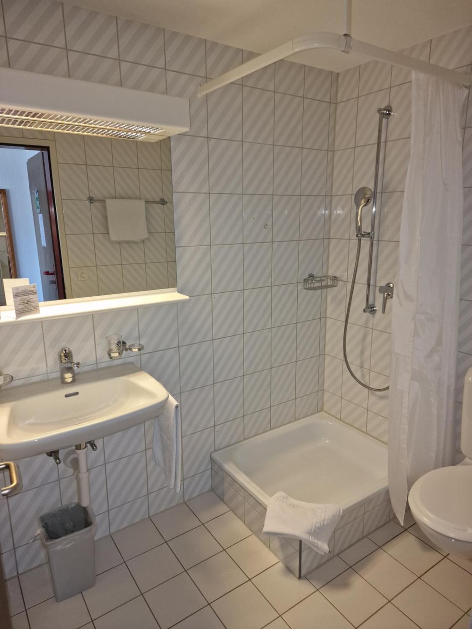 Hotel Alpha Thun Buitenkant foto